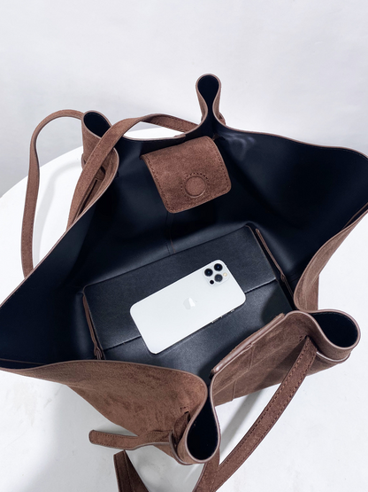 Wide elegant bag