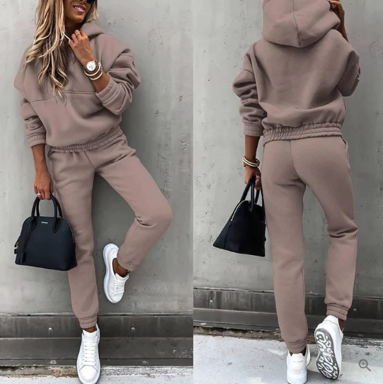 Vikki Stylish Casual Relaxed-Fit Tracksuit